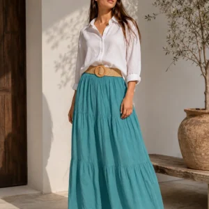 Long skirt with belt