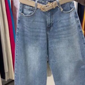 Wide leg jeans with decorative belt